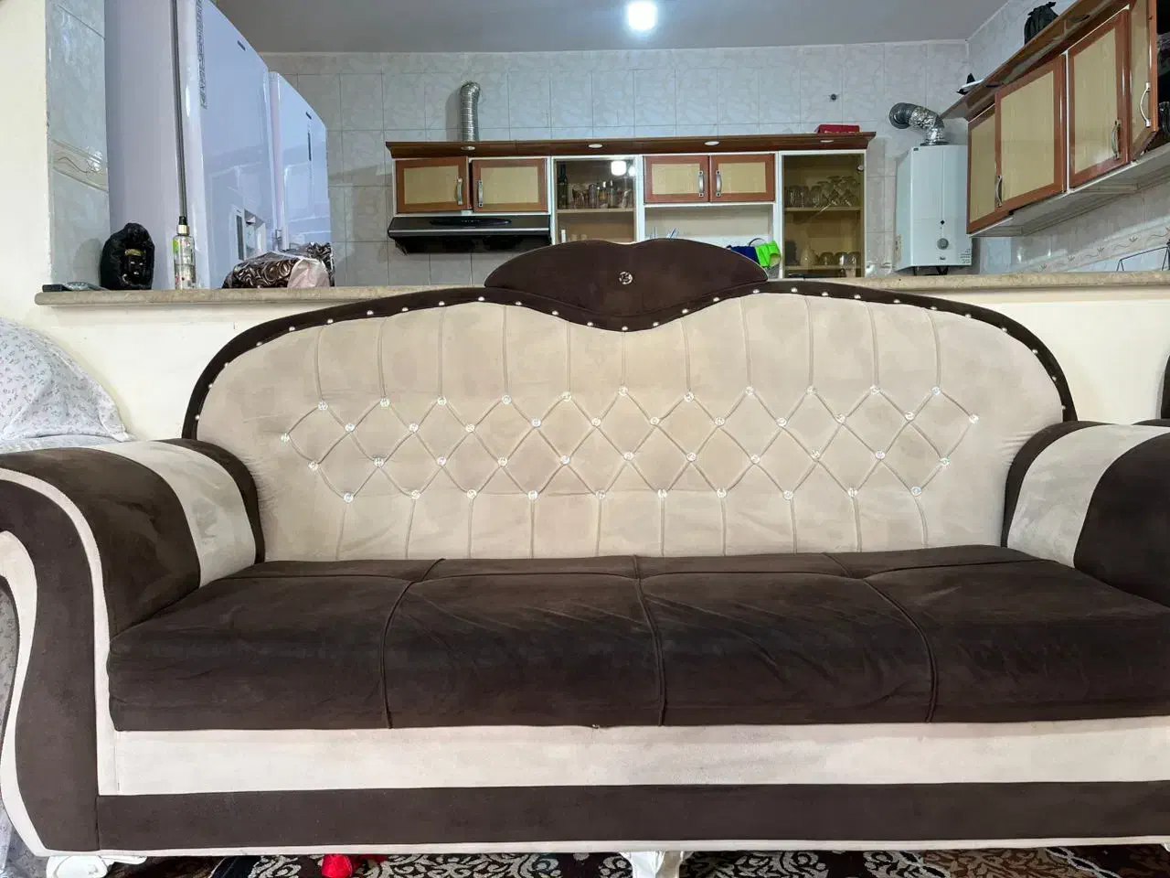 مبل هشت نفره بدون تو رفتگی سالم|مبلمان خانگی و میز عسلی|صدرا-فارس, فاز ۲|دیوار