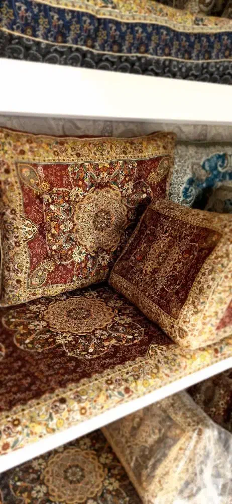 شاهنشین ترمه اصلی|رختخواب، بالش، پتو|شیراز, گویم|دیوار