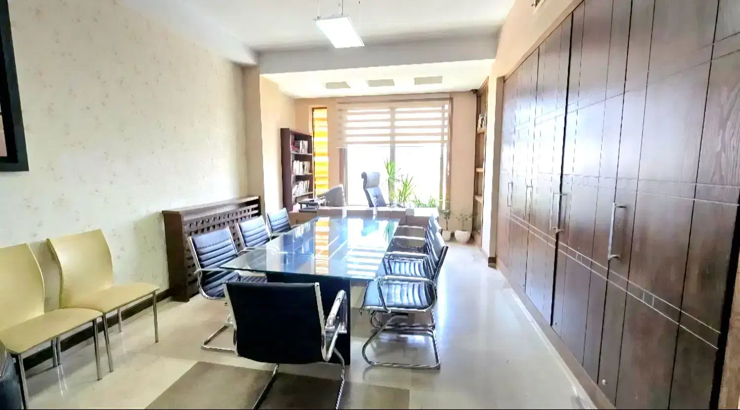 ۸۱متر موقعیت اداری جردن/۱۰ساله/تابلوخور/غرق نور|فروش دفتر کار، اتاق اداری، مطب|تهران, جردن|دیوار