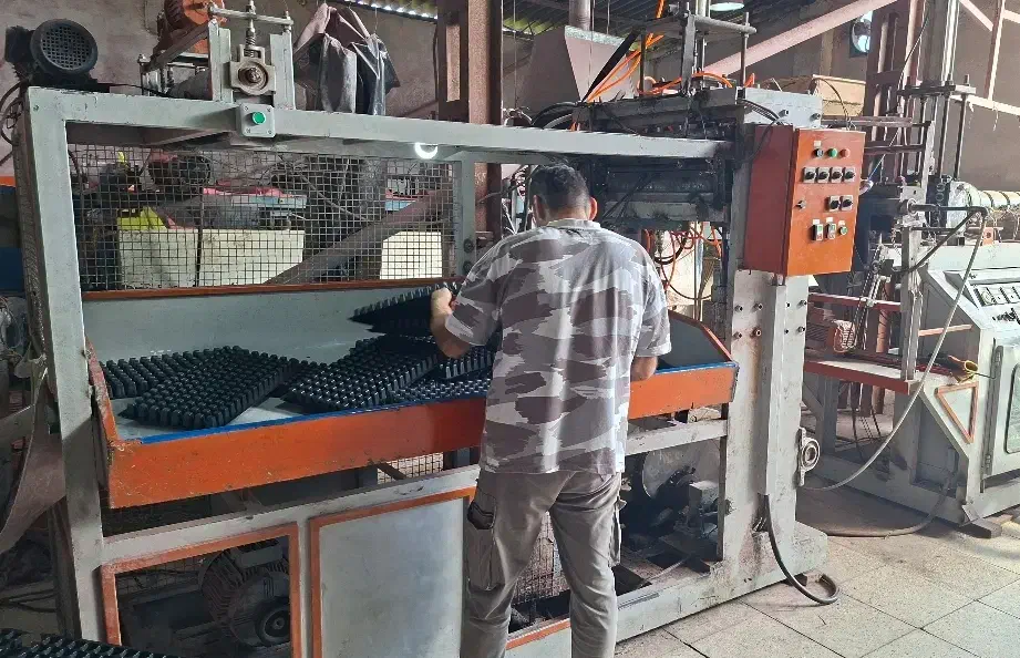 استخدام کارگر ساده|استخدام صنعتی، فنی، مهندسی|ساری, |دیوار