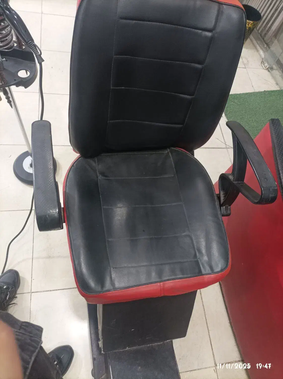 صندلی ارایشگاه|آرایشگاه و سالن‌های زیبایی|بم, |دیوار