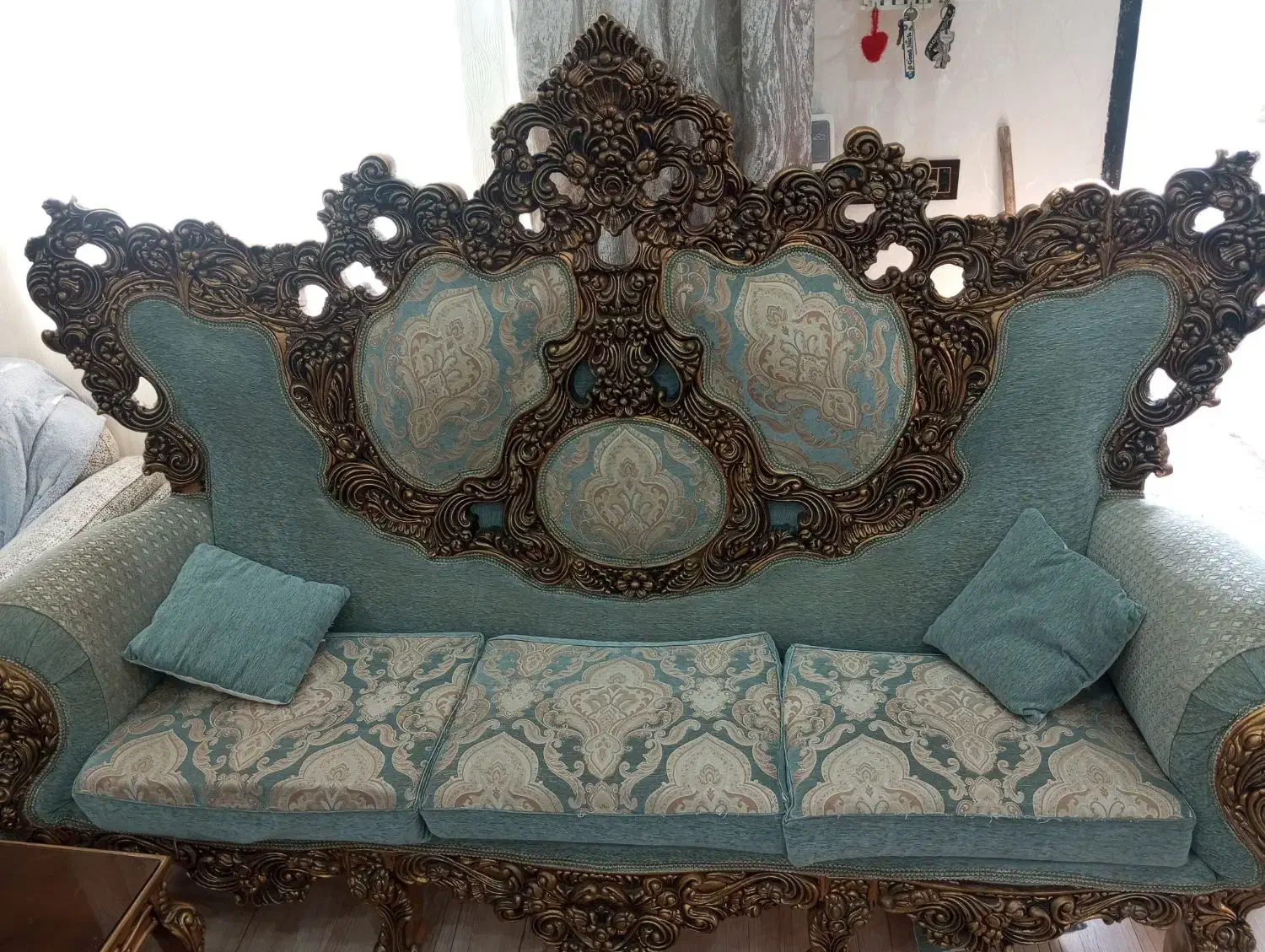 مبل سلطنتی فیروزه ای چوب نه نفره|مبلمان خانگی و میز عسلی|بندر انزلی, پرستار|دیوار