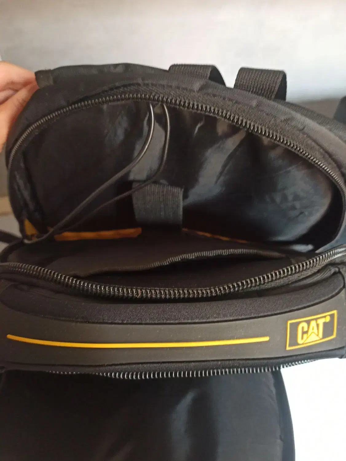 کوله برند «کاترپیلار»|کیف، کفش، کمربند|تهران, دبستان|دیوار