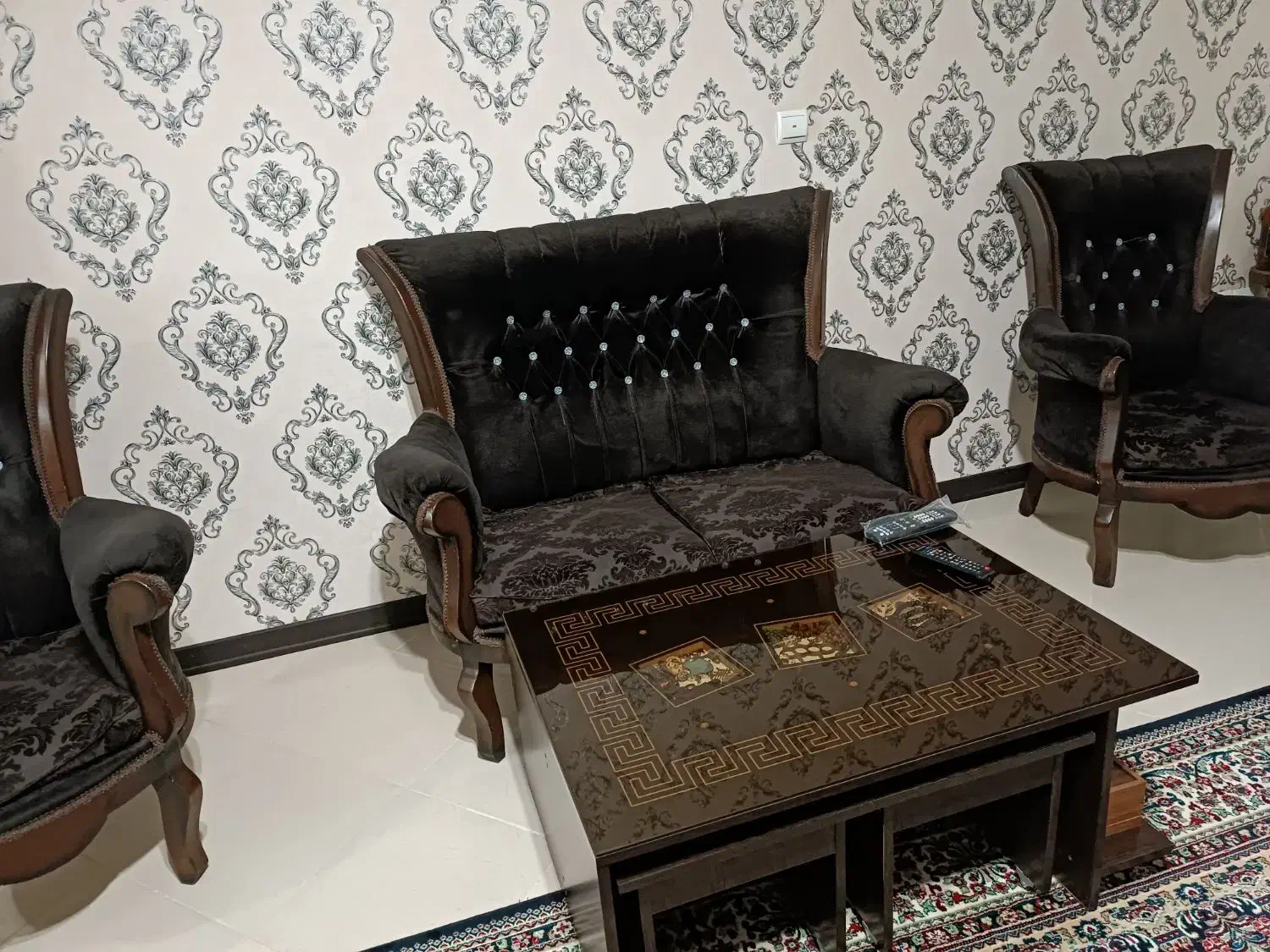 مبل ۶نفره با میز وعسلی|مبلمان خانگی و میز عسلی|پرند, فاز ۴|دیوار