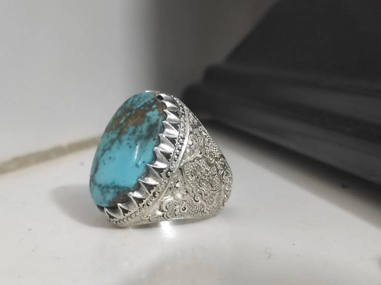 فیروزه نیشابور|جواهرات|نیشابور, دارایی|دیوار