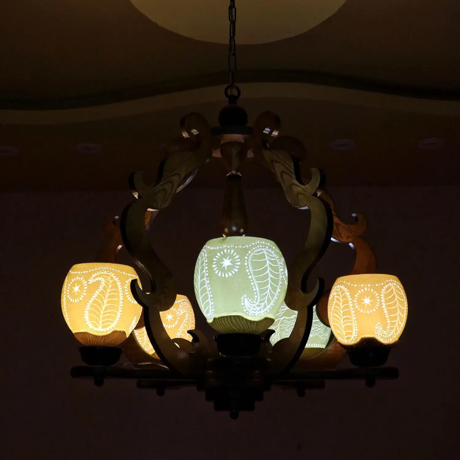 لوستر چوبی|لوستر و چراغ آویز|قم, پردیسان|دیوار