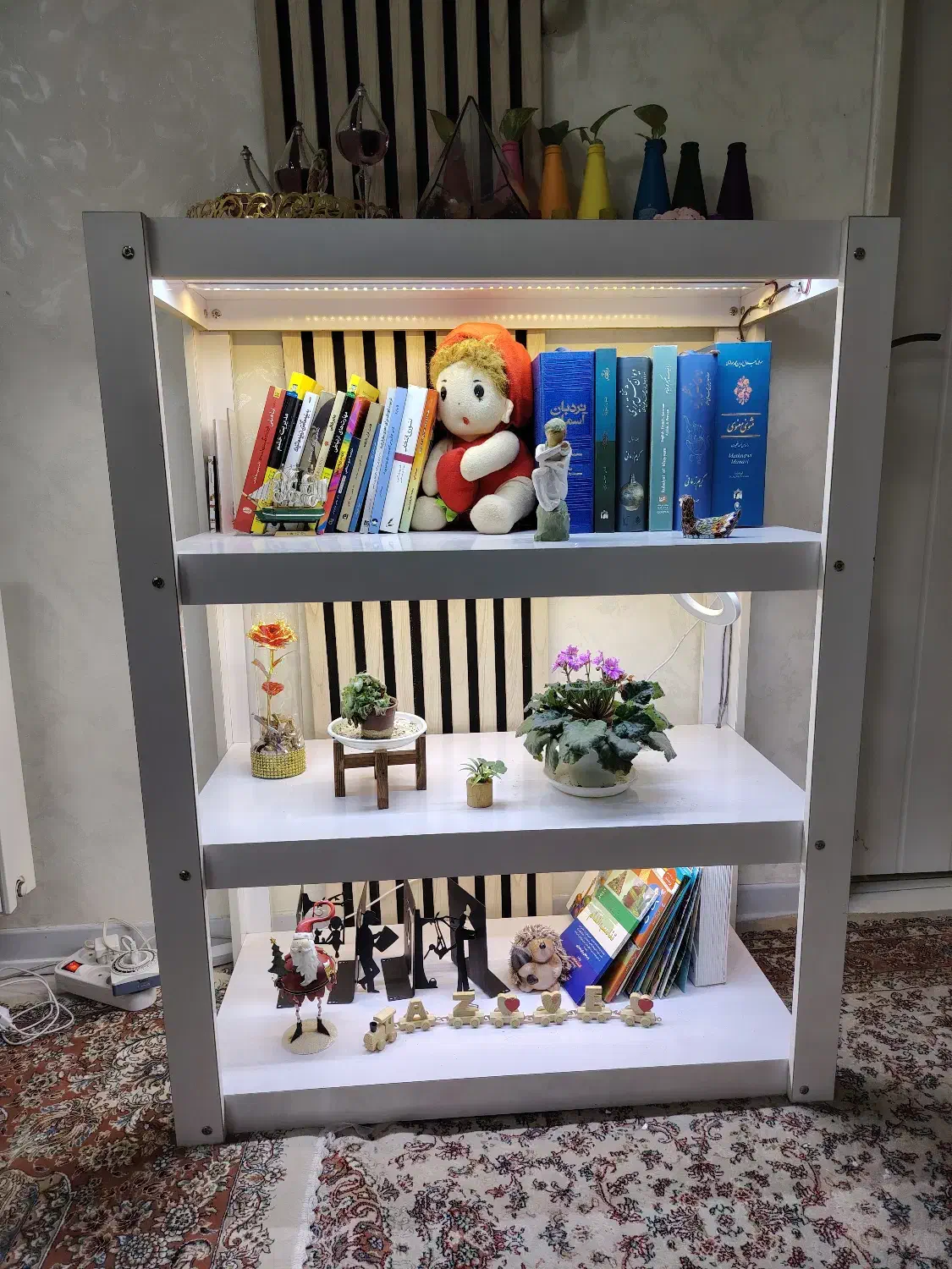 قفسه کتاب و گل چراغدار|کتابخانه، شلف، قفسههای دیواری|ری, جوانمرد قصاب|دیوار
