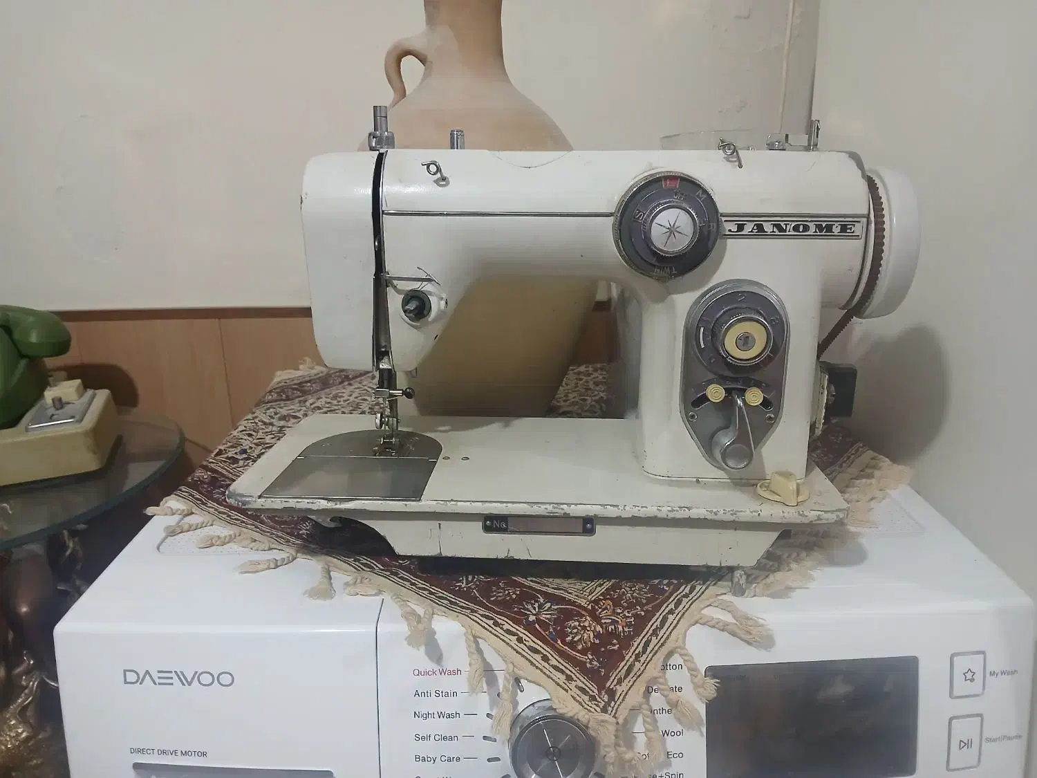 چرخ گل دوزی ژانومه|چرخ خیاطی و ریسندگی|آران و بیدگل, |دیوار