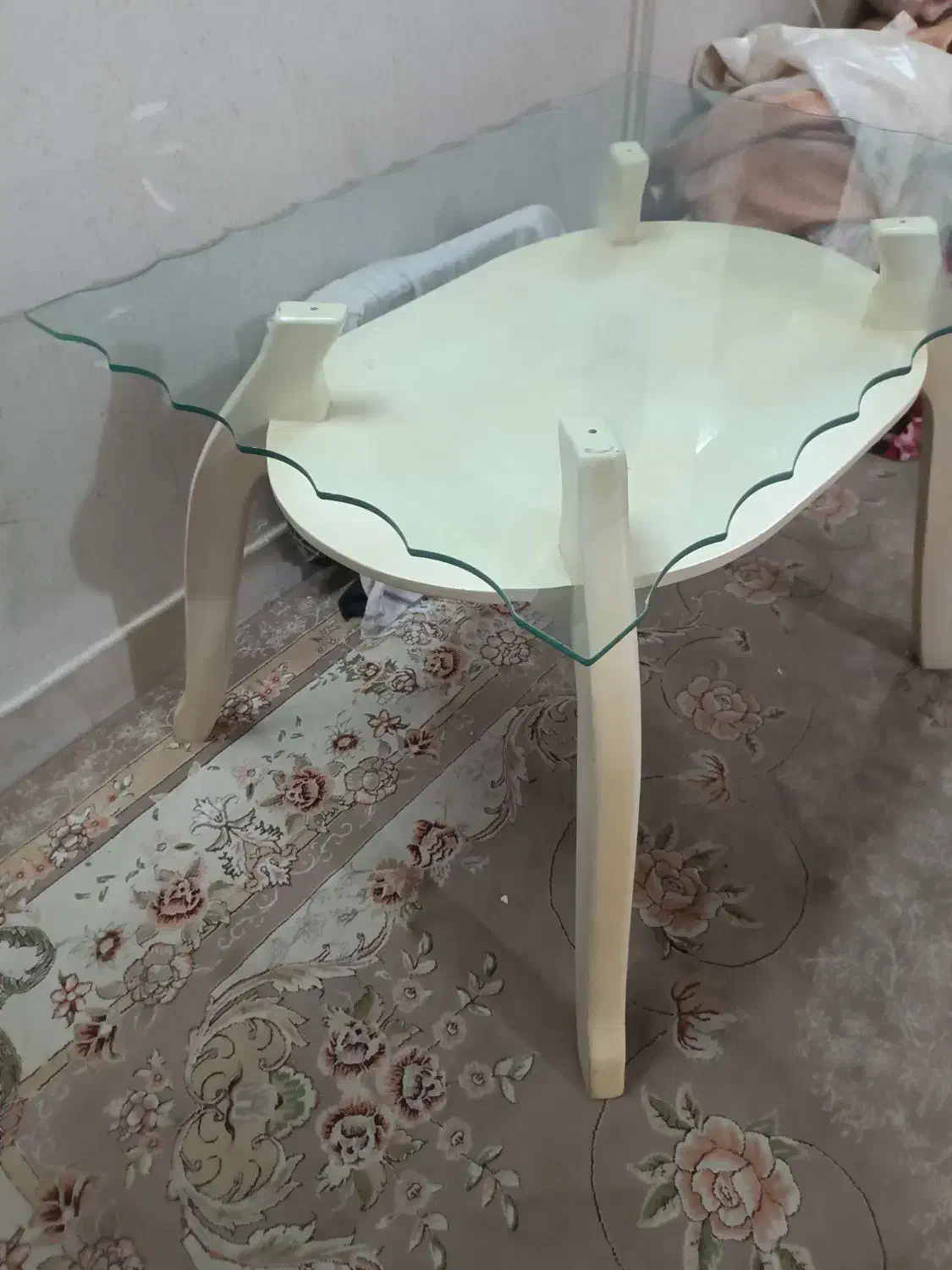 میز ناهار خوری|میز و صندلی غذاخوری|قم, شاه سید علی|دیوار