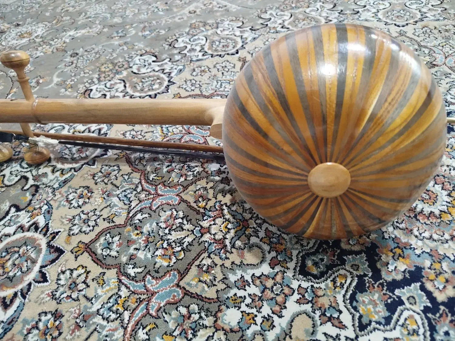 کمانچه درحد نو|سازهای سنتی|خرم‌آباد, |دیوار