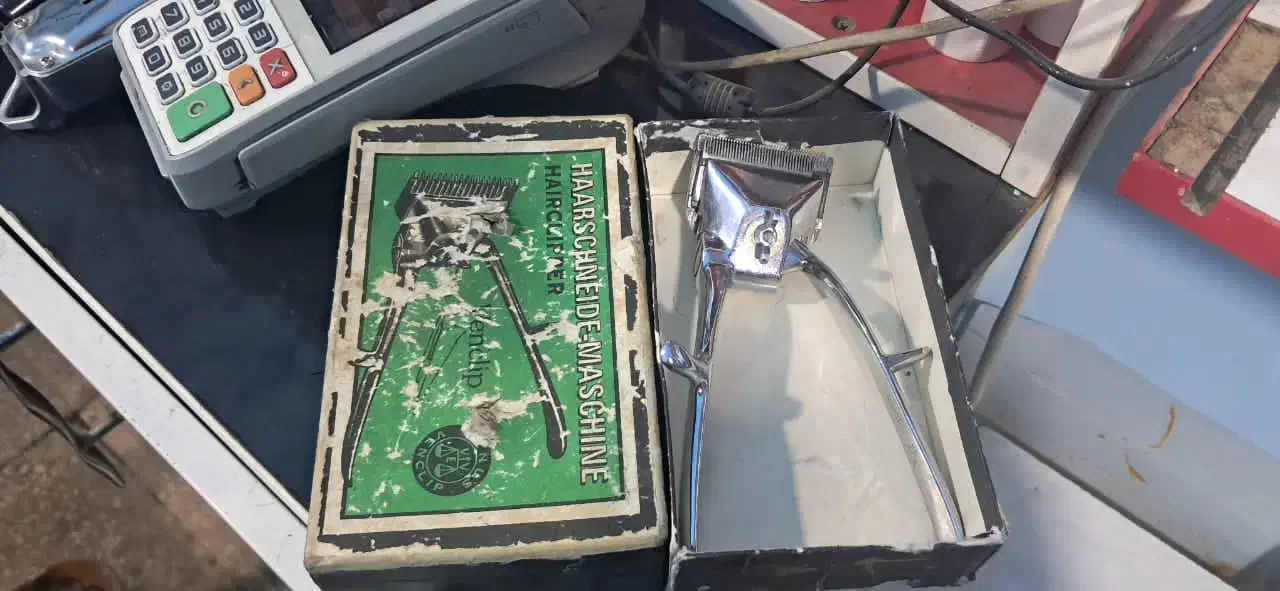 ماشین اصلاح دستی|کلکسیون اشیاء عتیقه|باوی, |دیوار