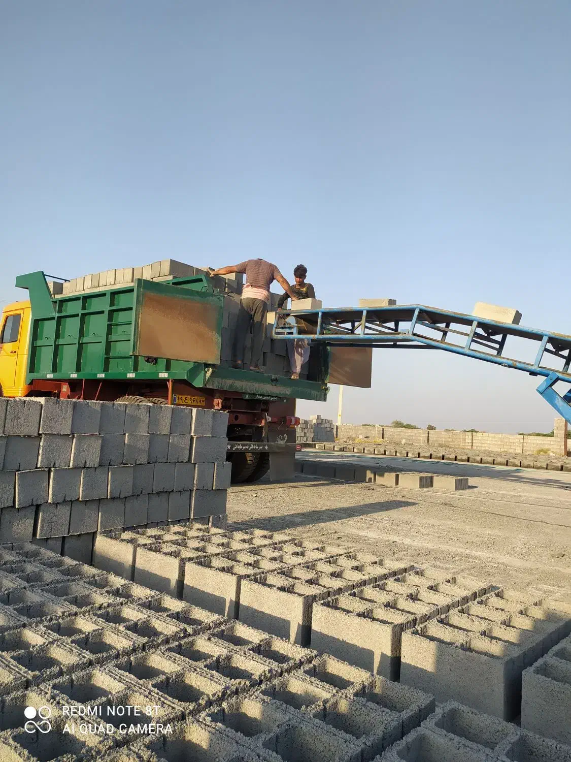 نیاز کارگر بلوک زن|استخدام معماری، عمران و ساختمانی|میناب, |دیوار