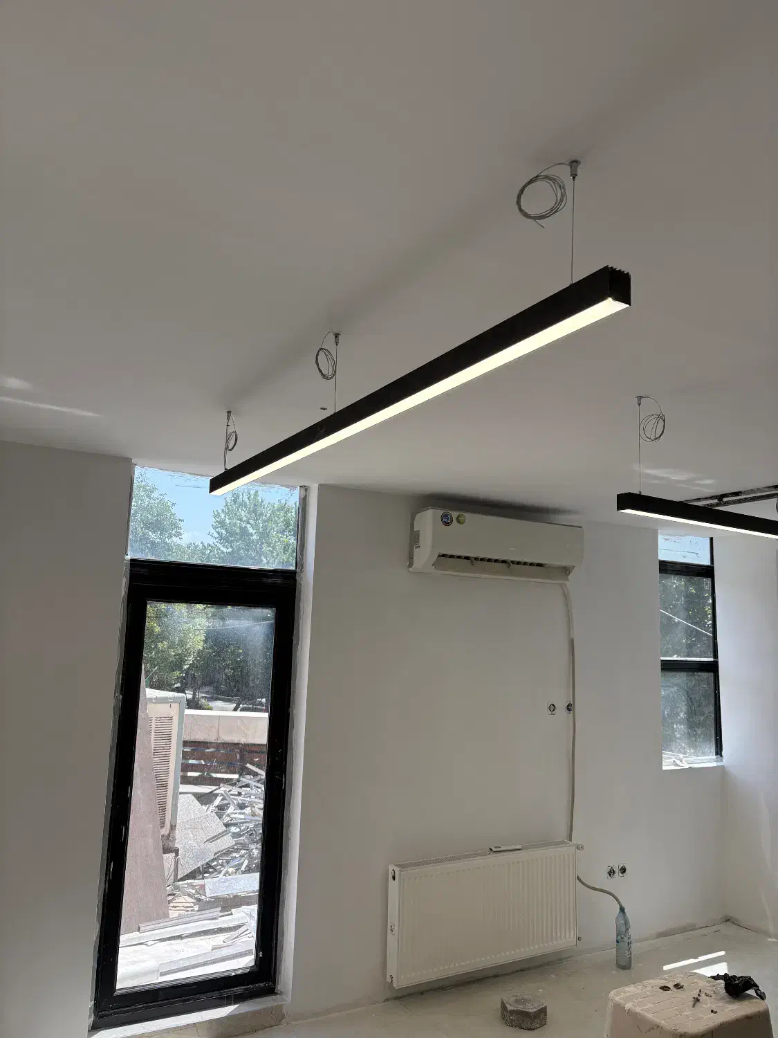 ساخت و تولید و نصب انواع لاین نوری لاینر|ریسه و چراغ تزئینی|اصفهان, باب الدشت|دیوار