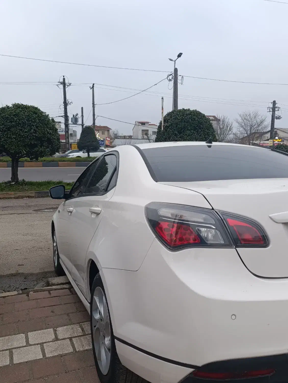 Mj2013|خودرو سواری و وانت|رشت, منظریه|دیوار