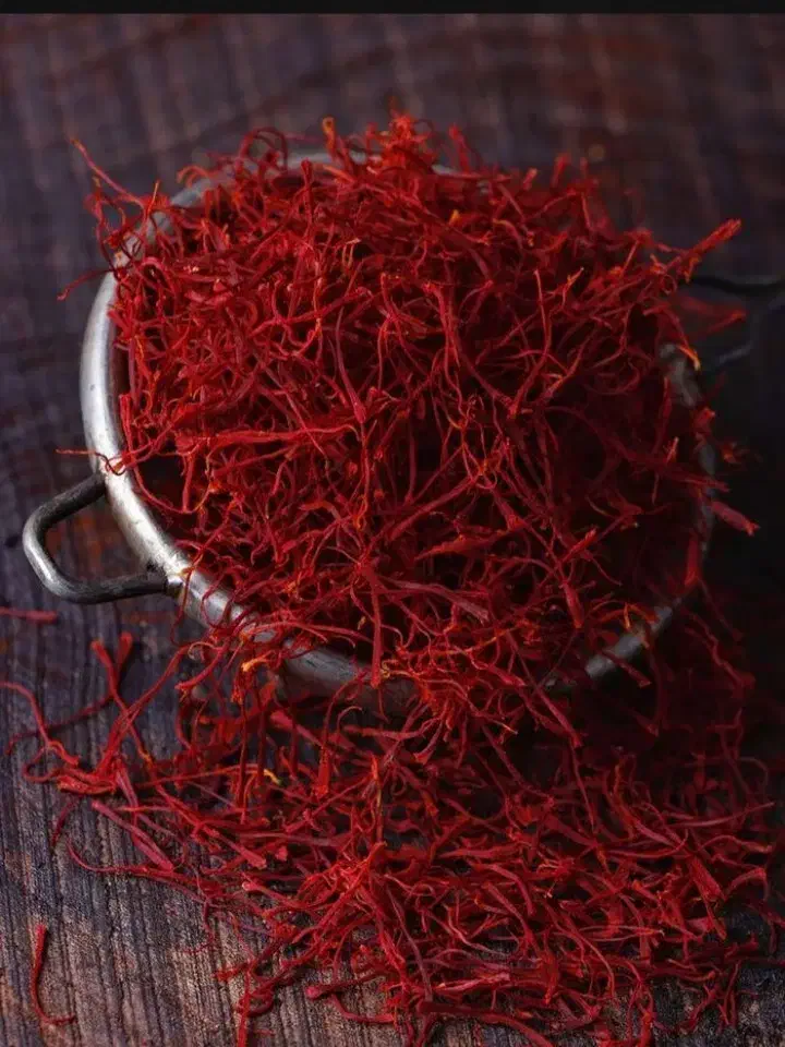 زعفران درجه یک  سر گل قائنات|خوردنی و آشامیدنی|اصفهان, باغ دریاچه|دیوار