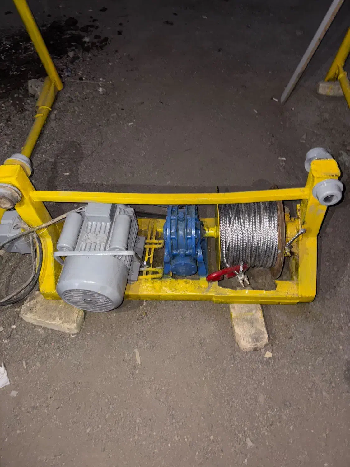 بالابر ساختمانی لوله ضخیم دینام پرقدرت سه اسب تک|ماشینآلات صنعتی|قم, کاسه گران|دیوار