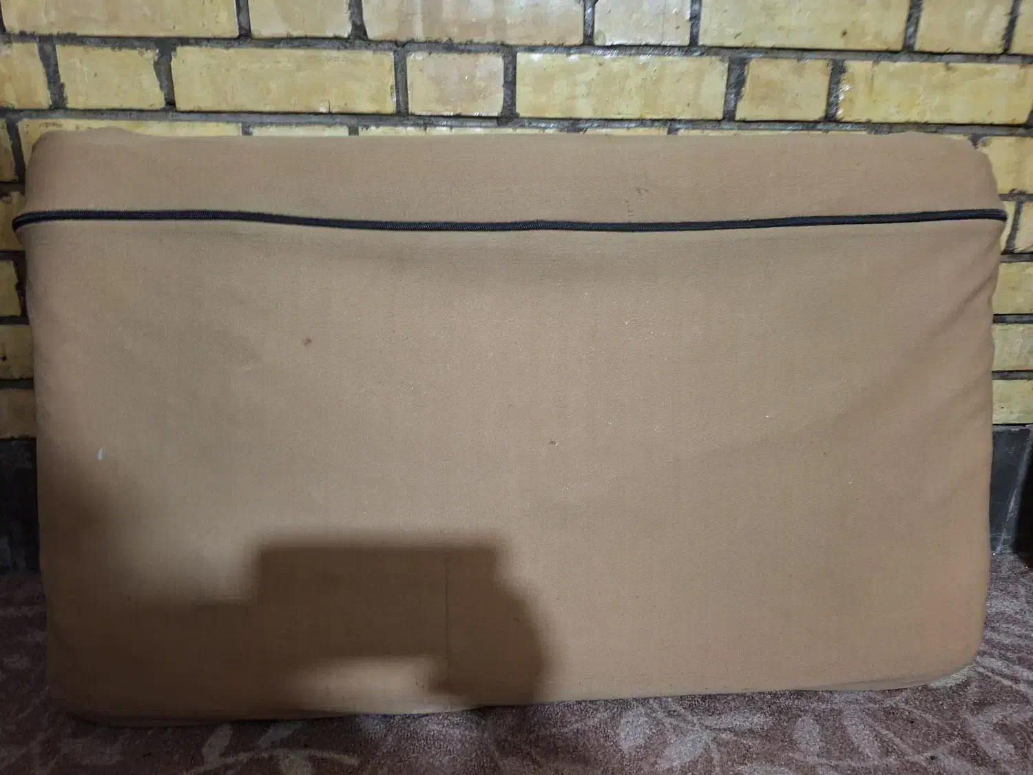 پشتی|پشتی|فولادشهر, A1|دیوار