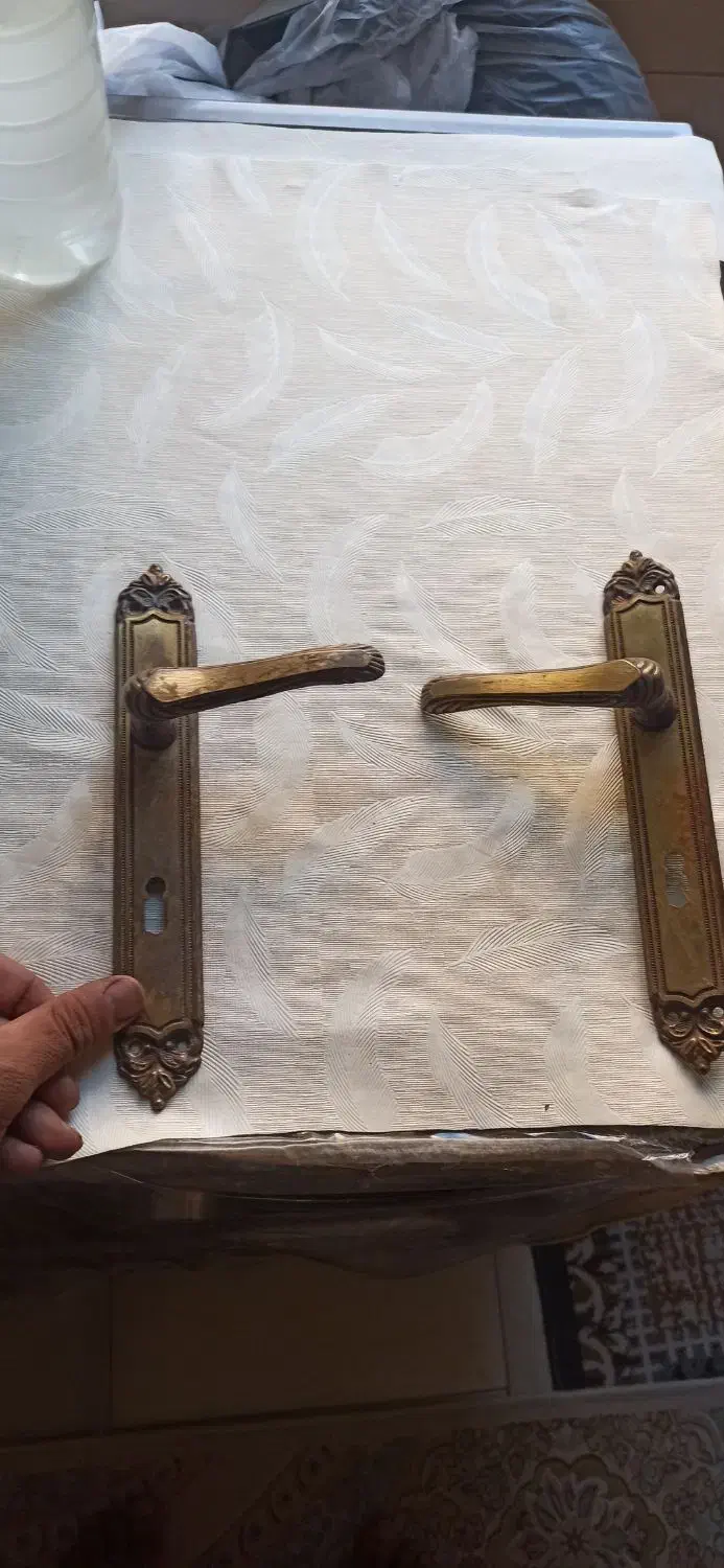 دستگیره در خیلی قدیمی.از جنس برنج|کلکسیون اشیاء عتیقه|اشتهارد, |دیوار