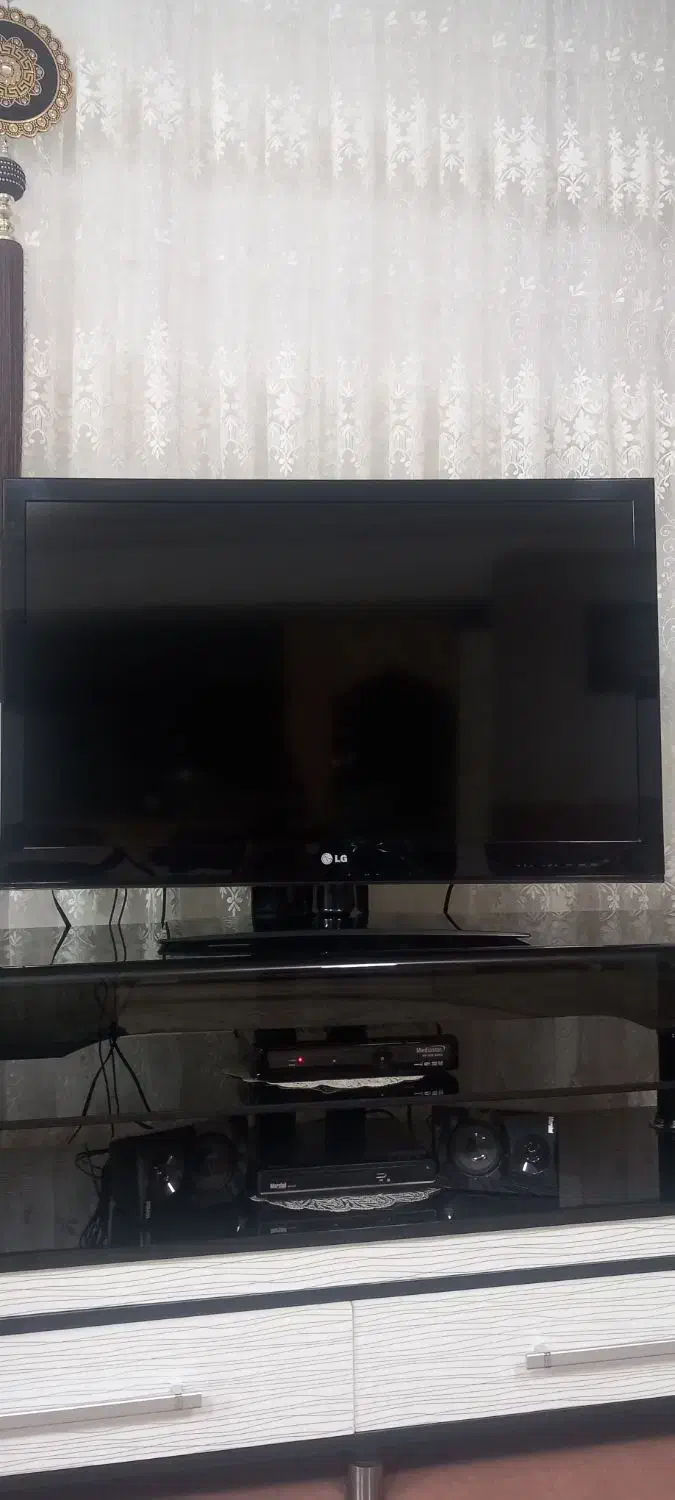 تلویزیون ال جی اصل ۳۷اینچ|تلویزیون و پروژکتور|سلماس, |دیوار