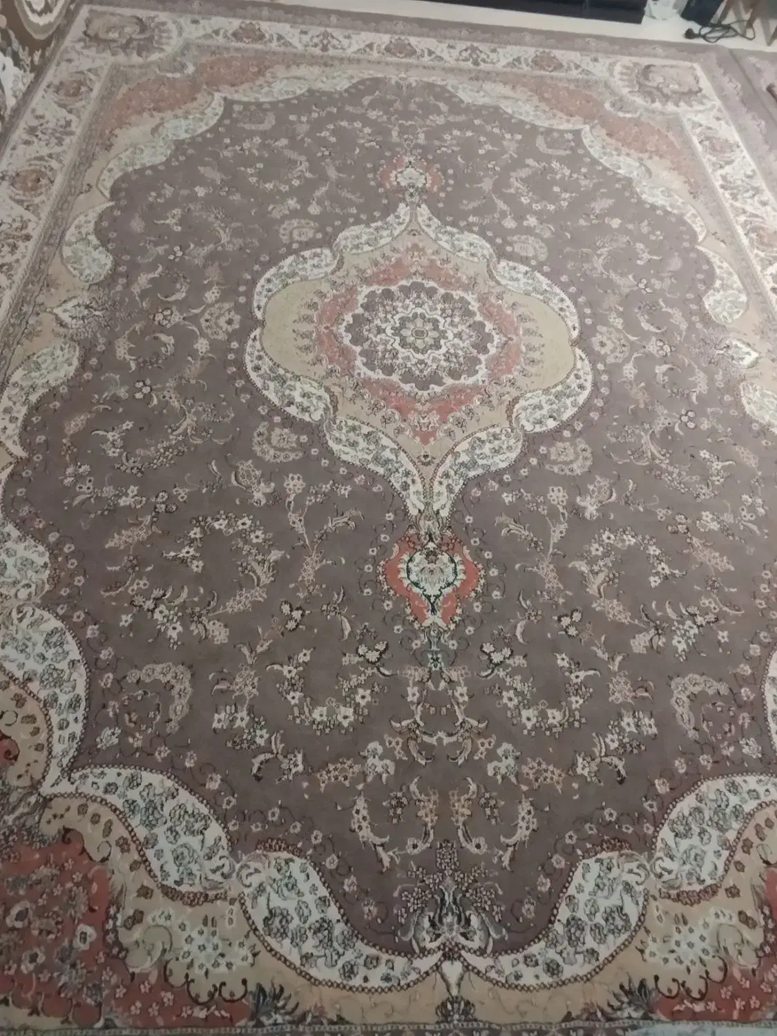 فرش|فرش|نیشابور, گنبد سبز|دیوار