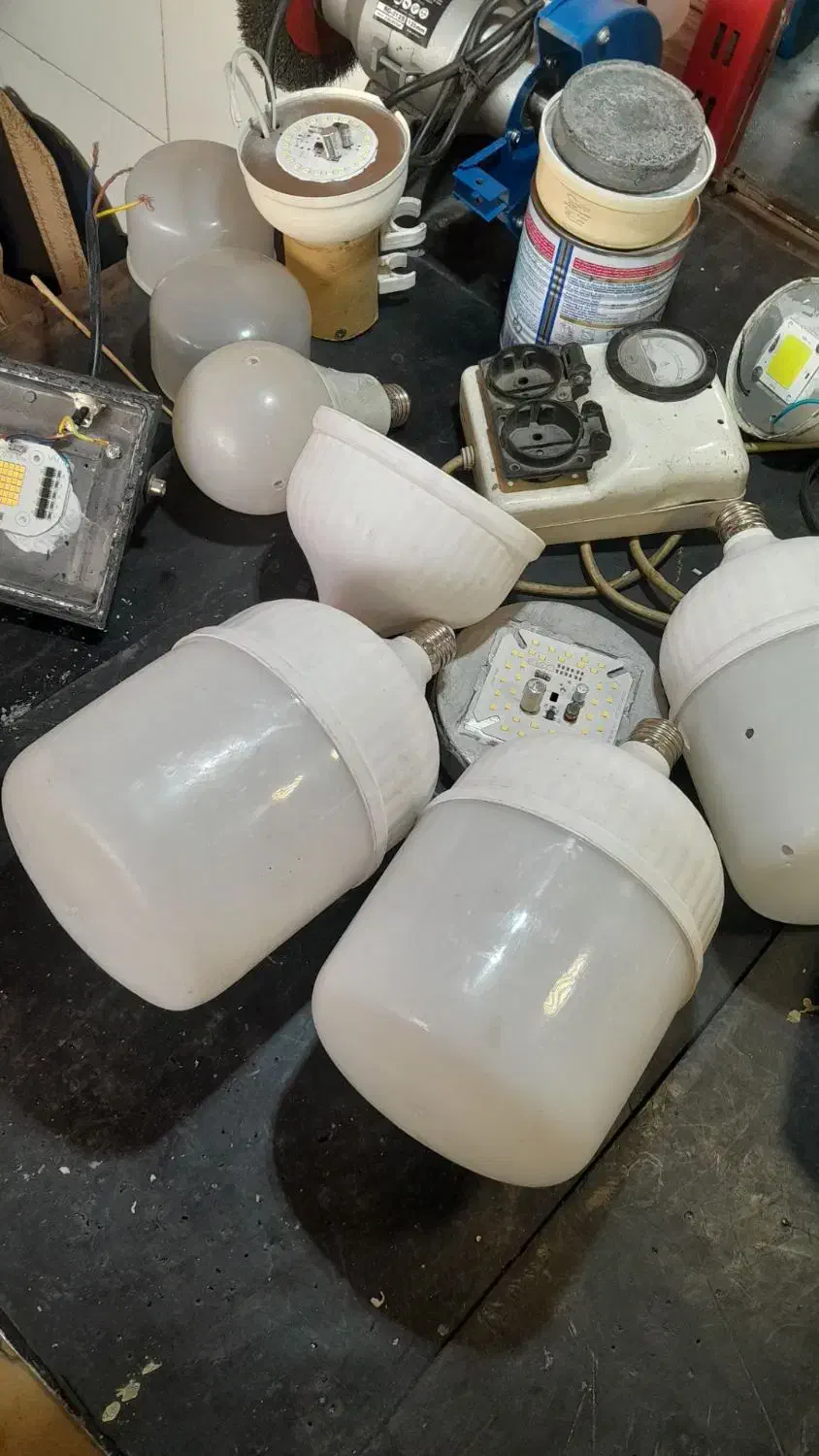 تعمیرات لامپ و پروژکتور|خدمات پیشه و مهارت|زنجان, |دیوار