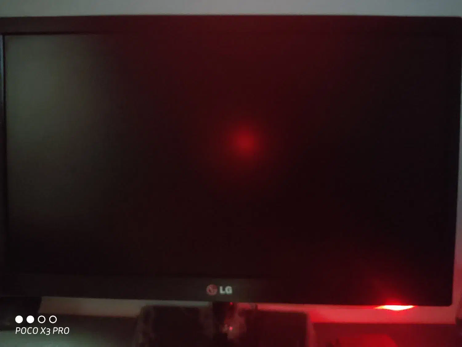 سیستم تمیز خانگی با میز|رایانه رومیزی|فولادشهر, C3|دیوار