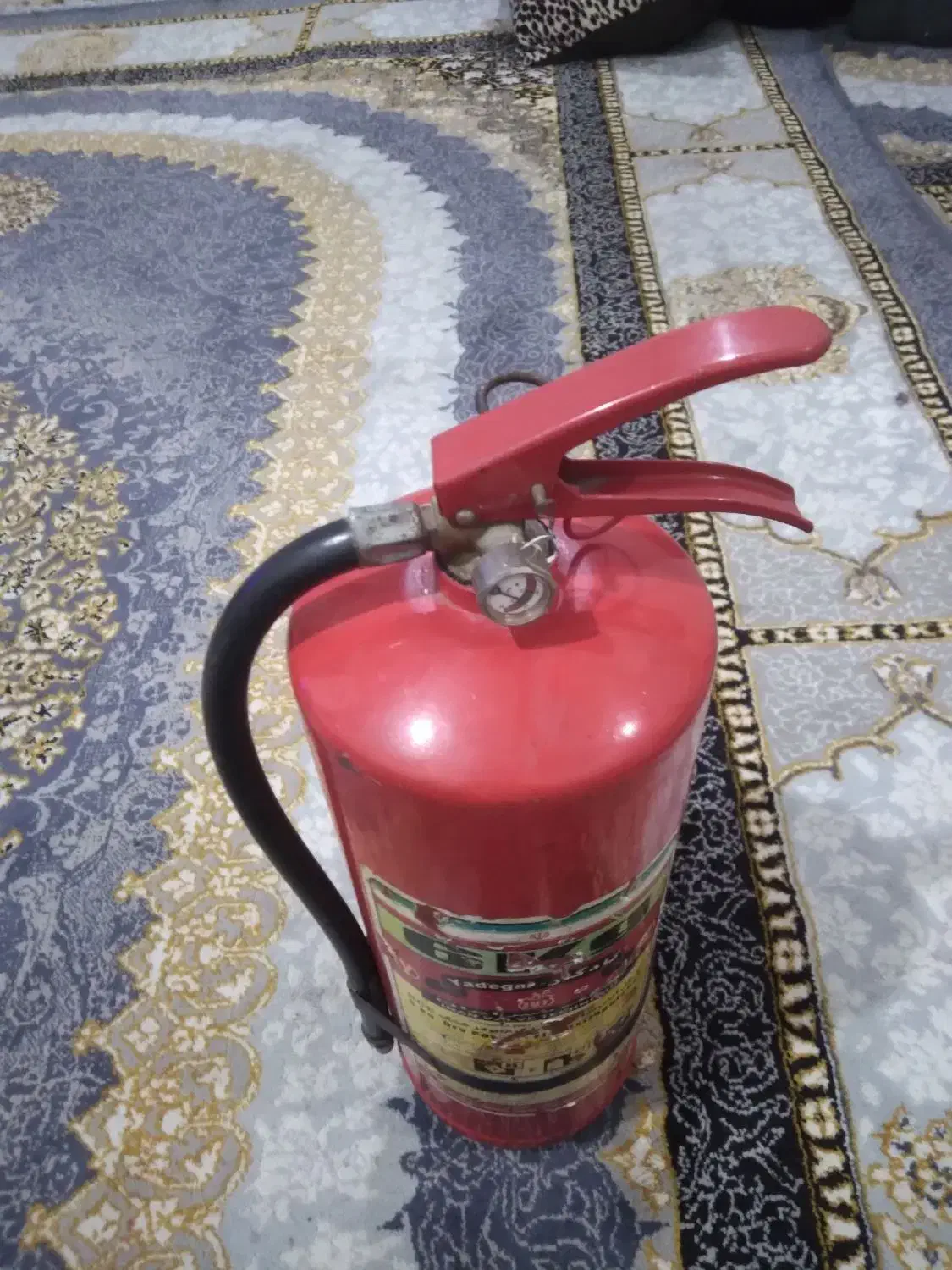 کپسول آتش‌نشانی بزرگ|ابزارآلات|باقرشهر, |دیوار