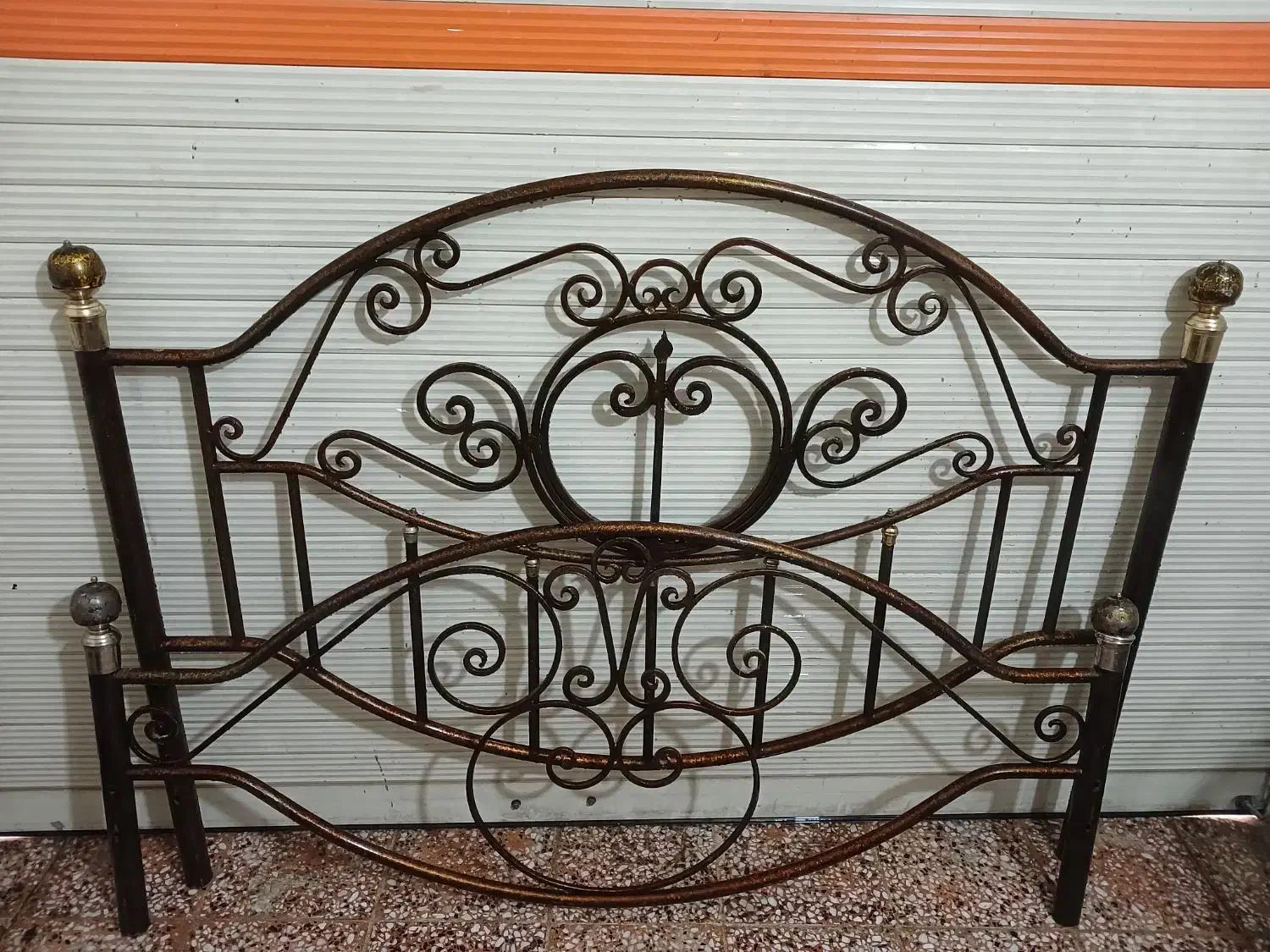 تخت دونفره ب همراه تشک طبی بدون کفی|تخت و سرویس خواب|شهرکرد, |دیوار