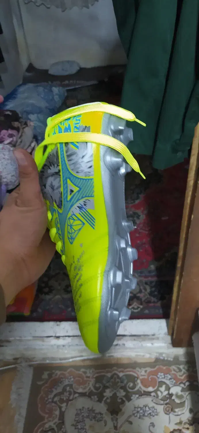 استوک ورزشی|کیف، کفش، کمربند|شلمان, |دیوار