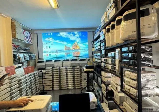 فروش ویدئو پروژکتور های حرفه ای با گارانتی|تلویزیون و پروژکتور|تهران, فلسطین (میدان انقلاب)|دیوار