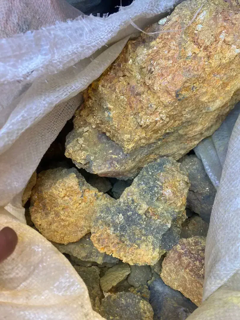 سنگ زرنیخ برای تولید نوره درجه یک و عالی|عمده‌فروشی|تکاب, |دیوار