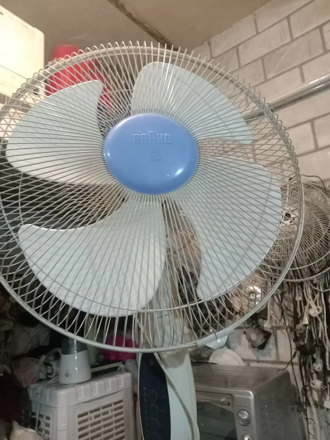 پنکه پایه بلند درحد نو|پنکه و تصفیهکنندهٔ هوا|مراغه, |دیوار