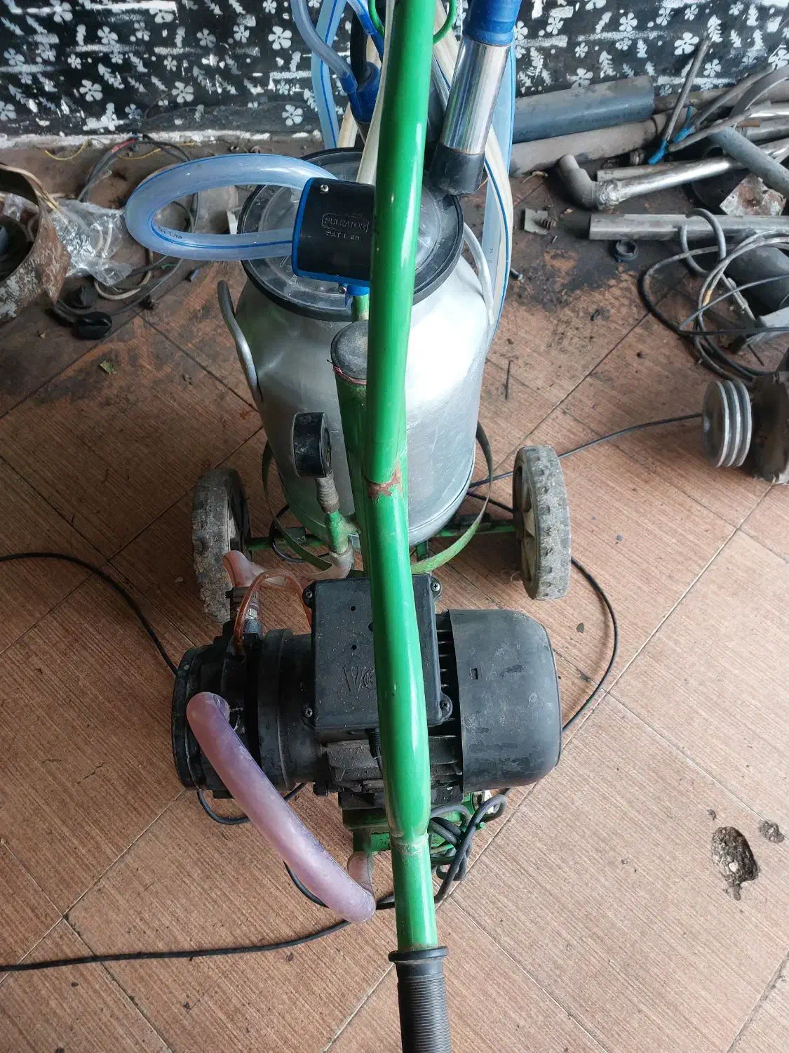 شیردوش گاو|ماشینآلات صنعتی|شهریار, شهریار|دیوار