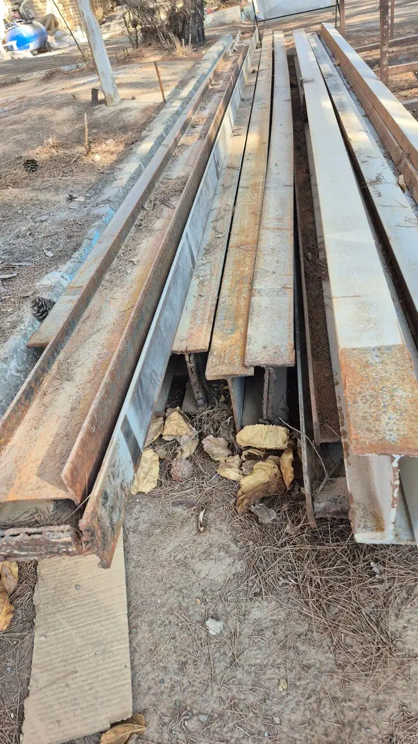 تعدادی تیرآهن و ورق ، ضایعات|مصالح و تجهیزات ساختمان|هشتگرد, فاز ۱ مهستان|دیوار
