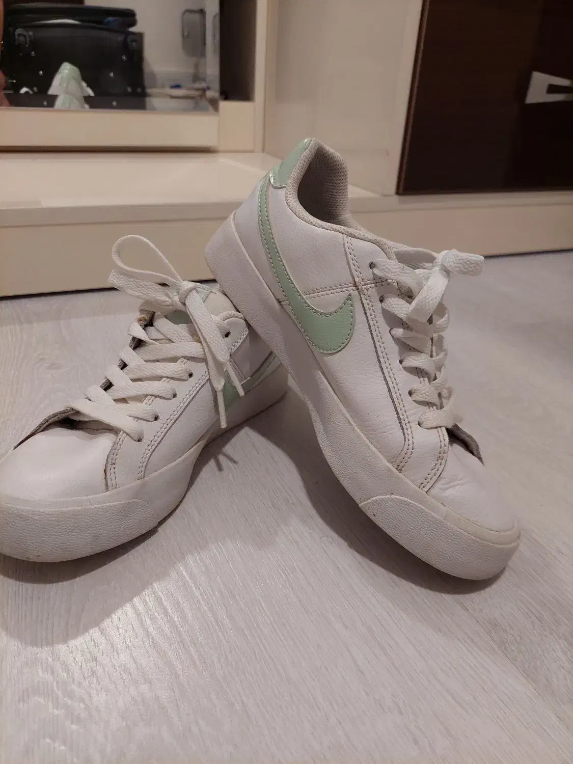 کفش نایک|کیف، کفش، کمربند|مراغه, |دیوار