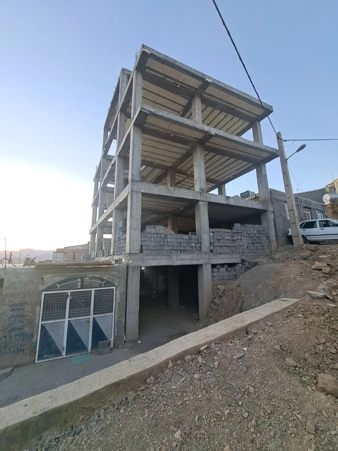 اسکلت چهار طبقه دوشان زمین های بنیاد مسکن|فروش آپارتمان|سنندج, |دیوار