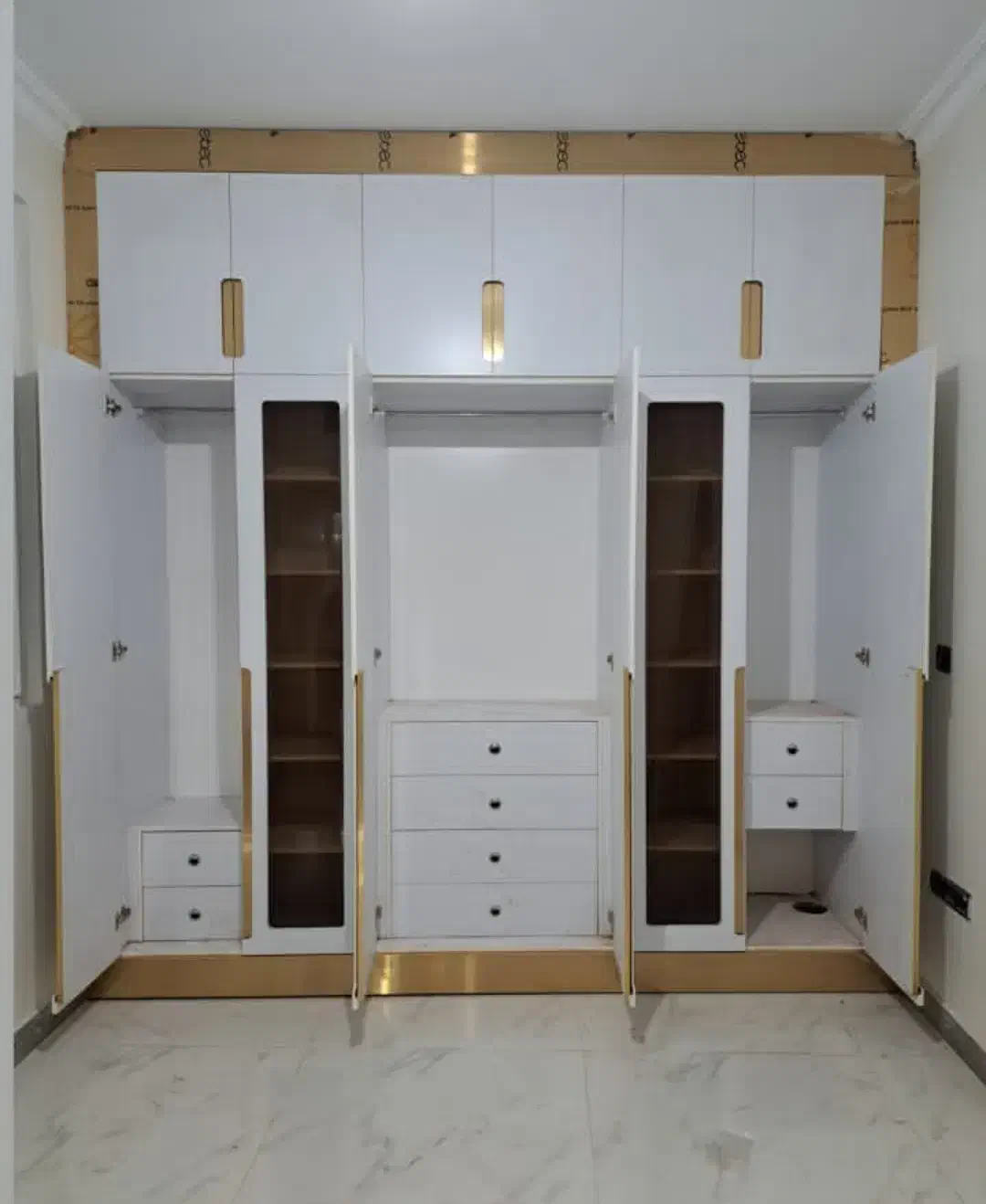 ساخت واجرا انواع کابینت وکمد دیواری|مصالح و تجهیزات ساختمان|اهواز, گلستان|دیوار