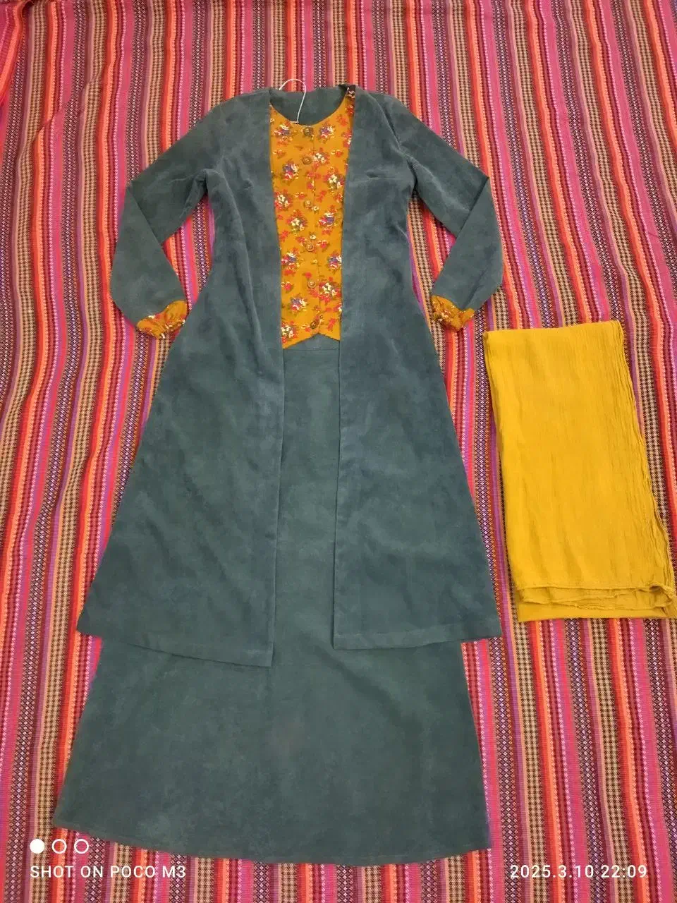 مانتو و دامن کبریتی مناسب فصل بهار و پاییز|لباس|شهریار, شهریار|دیوار