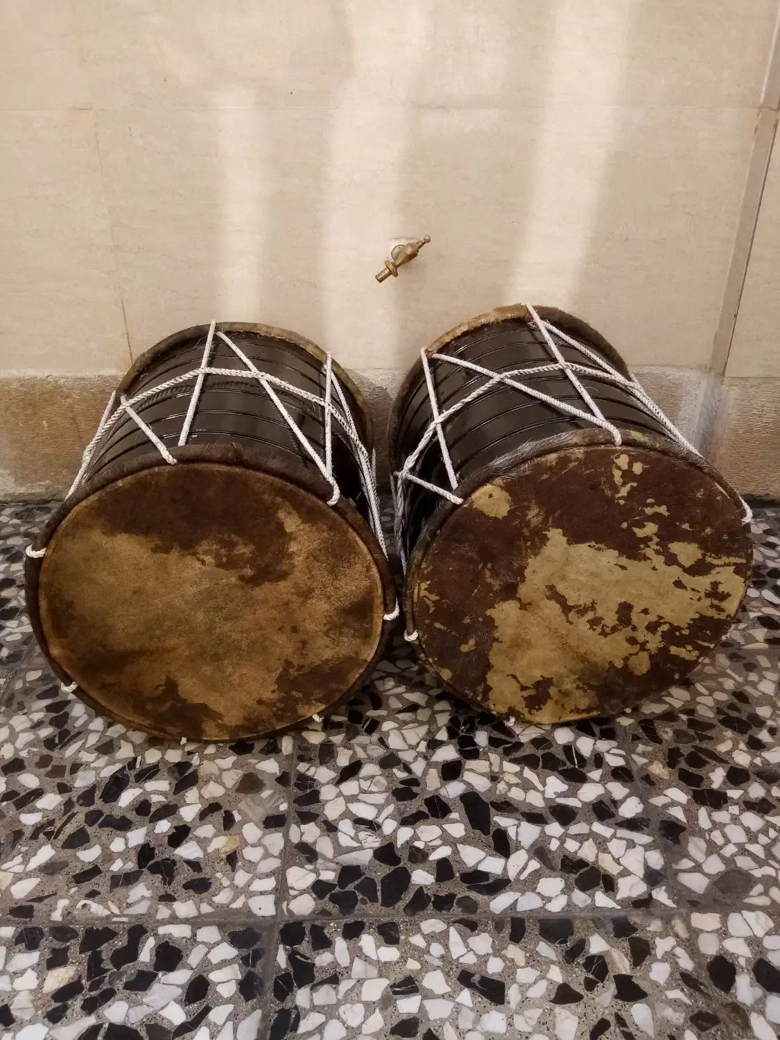 مراسم سنج ودمام ابادانی|درام و پرکاشن|شیراز, شهرک کوشکک|دیوار