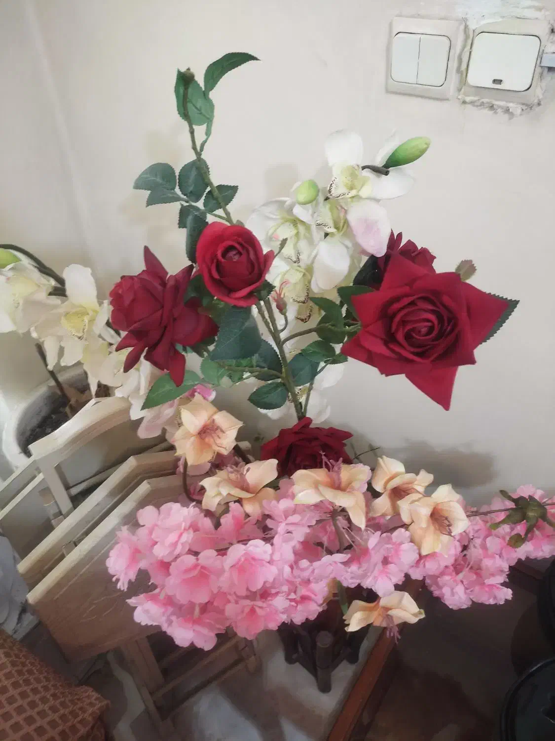 گلدان وگل|صنایع دستی و سایر لوازم تزئینی|تهران, خاک سفید|دیوار