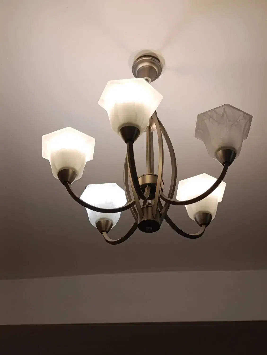 لوستر پنج شعله|لوستر و چراغ آویز|تبریز, |دیوار