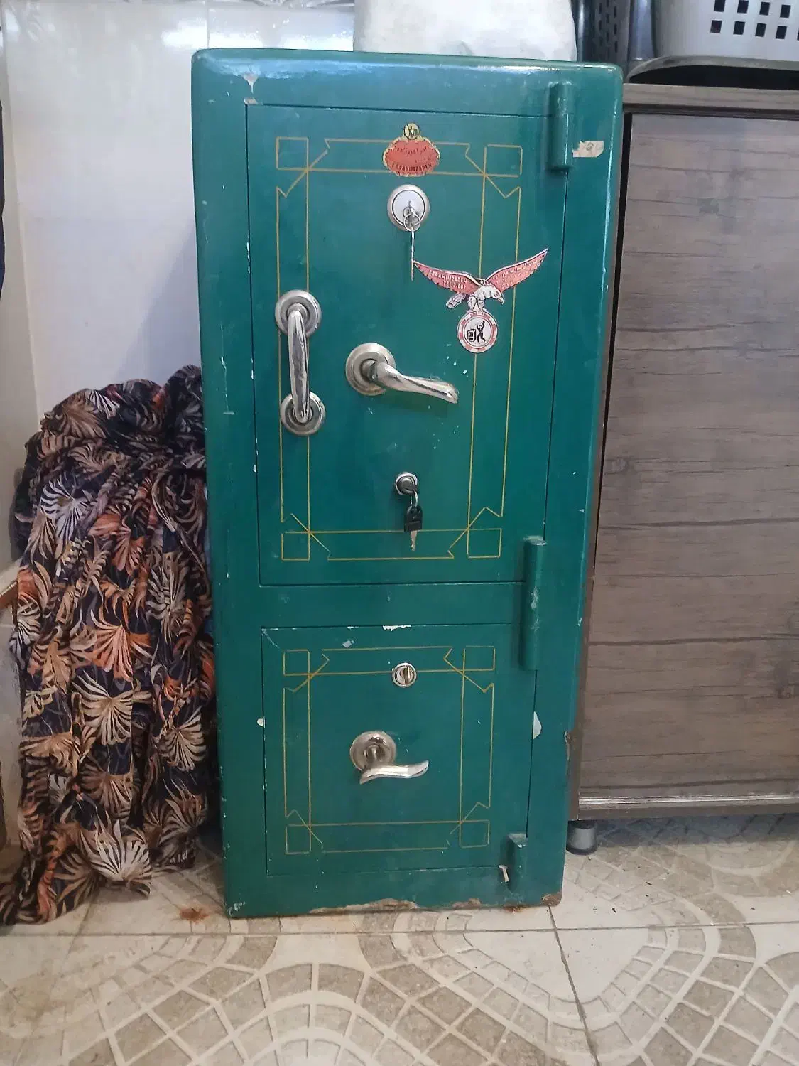 گاو صندوق|ابزارآلات|تبریز, |دیوار