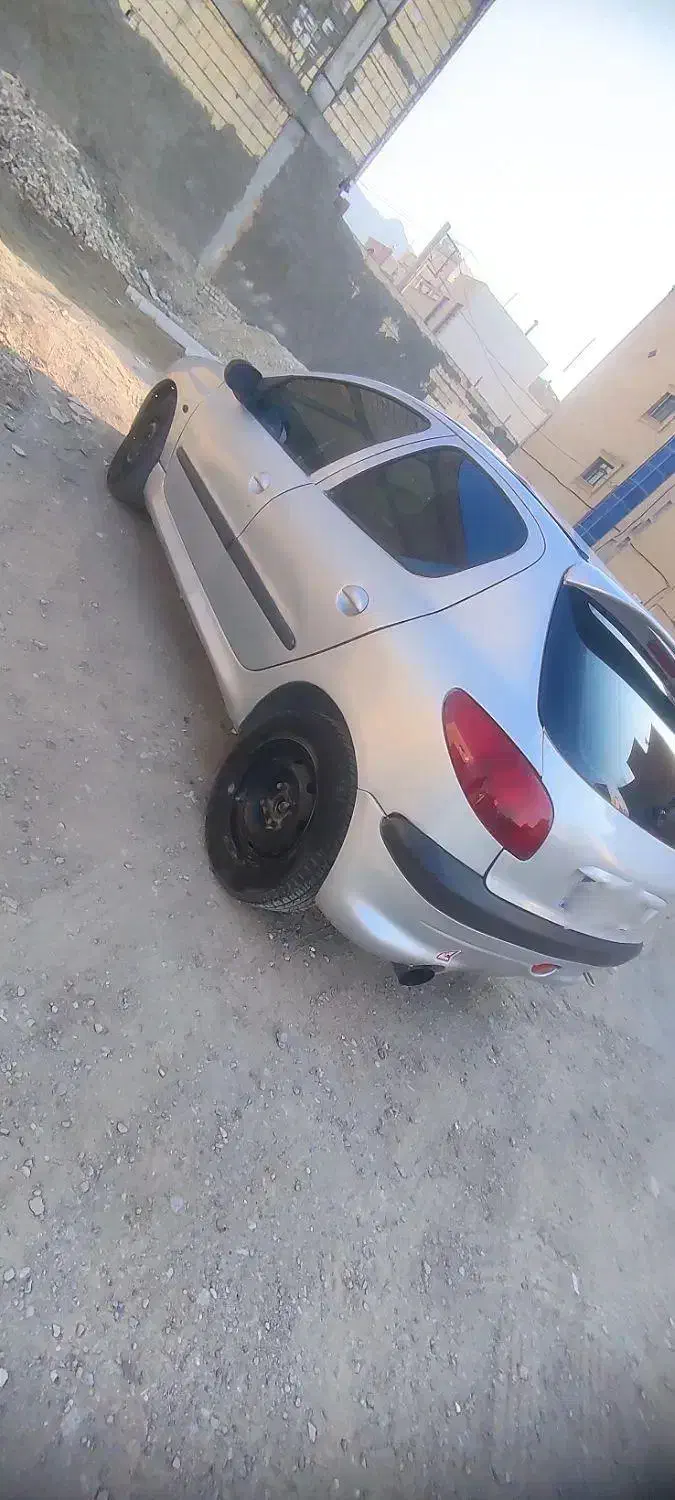 206 مدل 82 تمیز معاوضه با پراید و هندا|خودرو سواری و وانت|اصفهان, قائمیه|دیوار