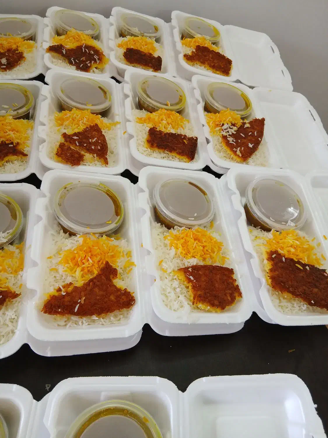 تهیه ی غذای شرکتی کترینگ ملاقه|خوردنی و آشامیدنی|قم, ارم|دیوار