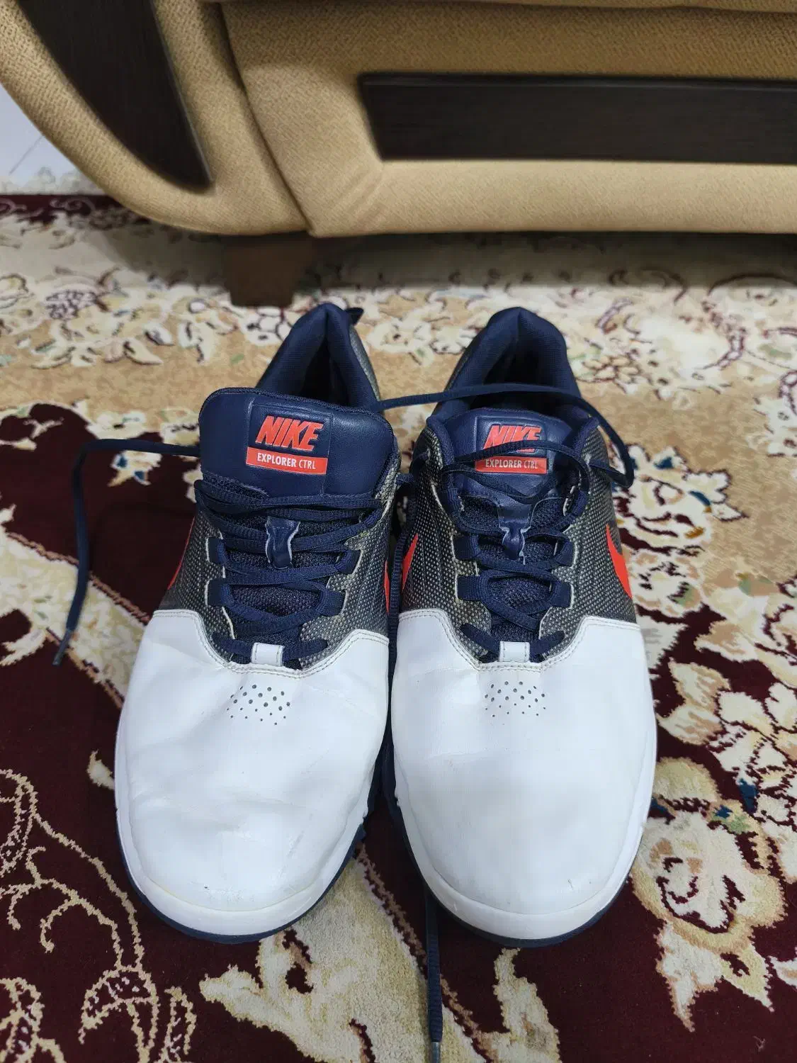 کتونی چرمی و تور۲ رنگ نایک سفید و سرمه ای سایز 45|کیف، کفش، کمربند|رشت, باهنر|دیوار