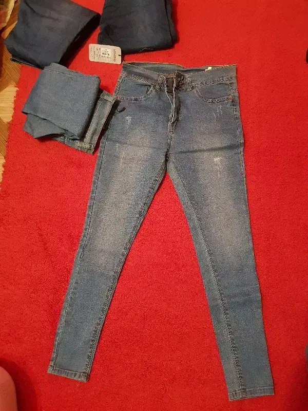 شلوارلی|لباس|رشت, گلسار|دیوار