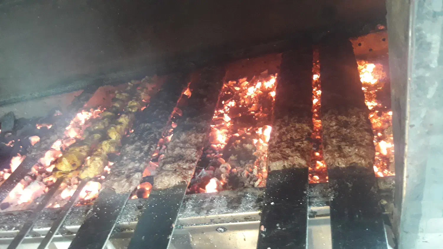 یک زن و شوهر و آقا کارکر ساده نیازمندیم|استخدام خدمات فروشگاه و رستوران|مراغه, |دیوار