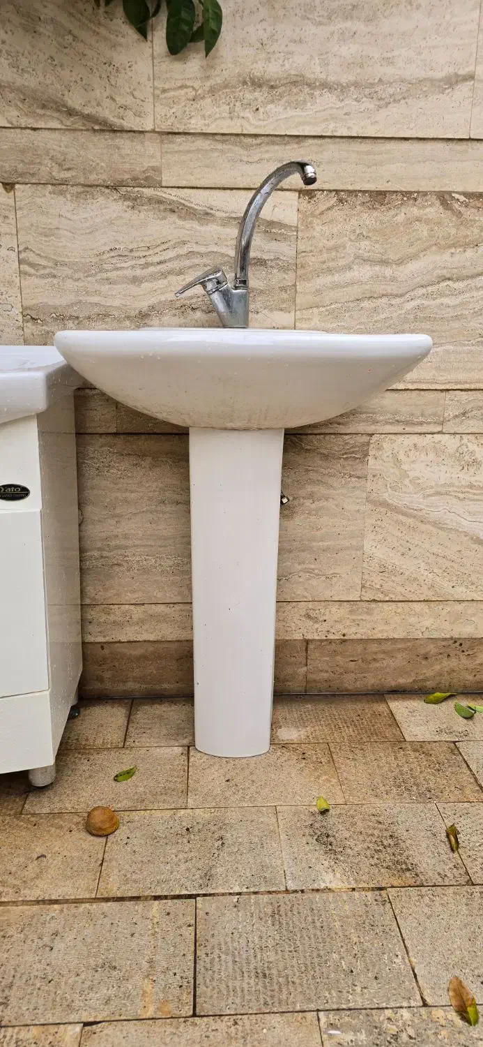 روشویی کمد دار وپایه دار  با شیرالات|لوازم سرویس بهداشتی|شیراز, قدوسی شرقی|دیوار