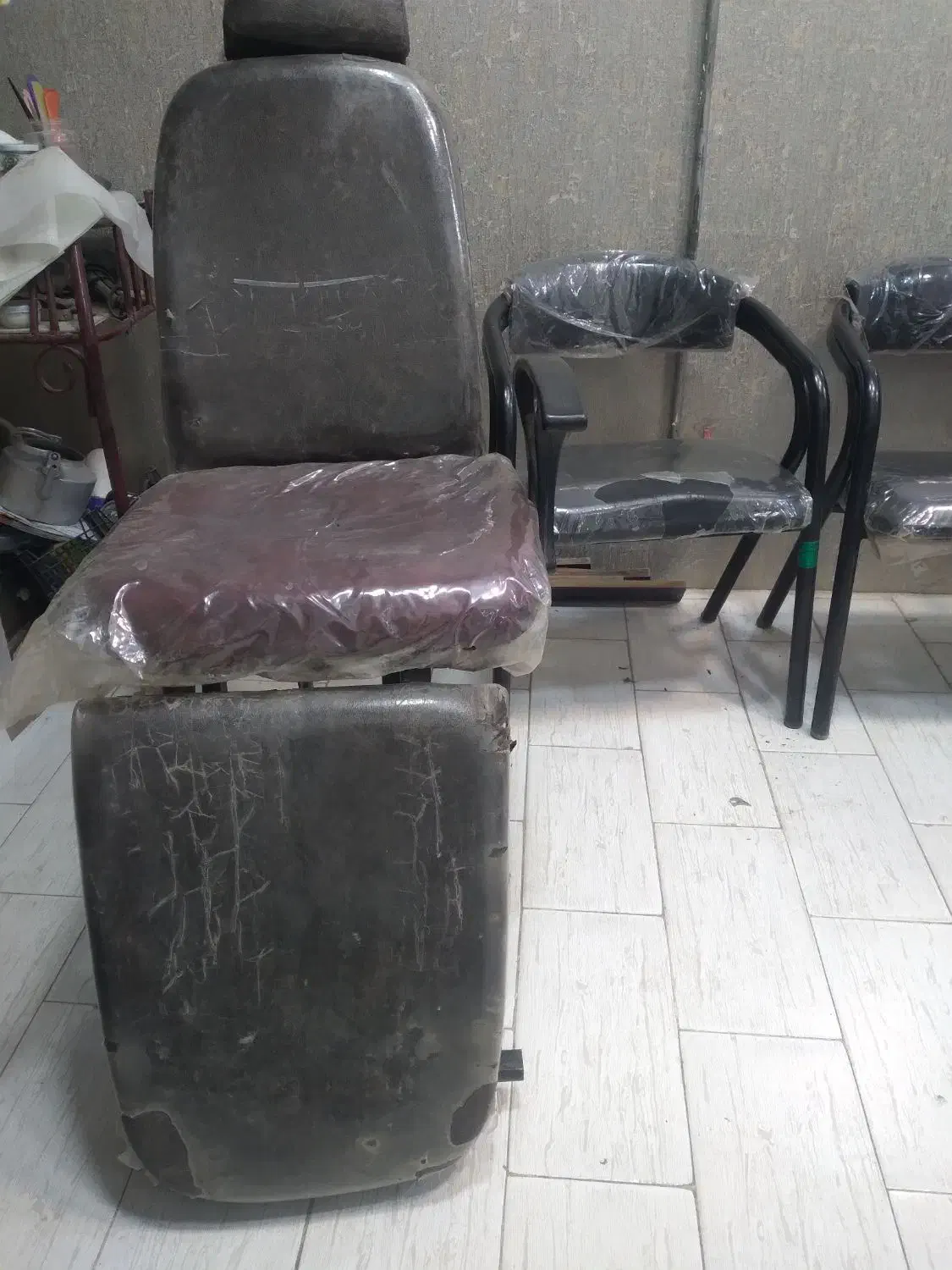 صندلی کار ارایشگاه|آرایشگاه و سالن‌های زیبایی|تربت‌حیدریه, طالقانی|دیوار