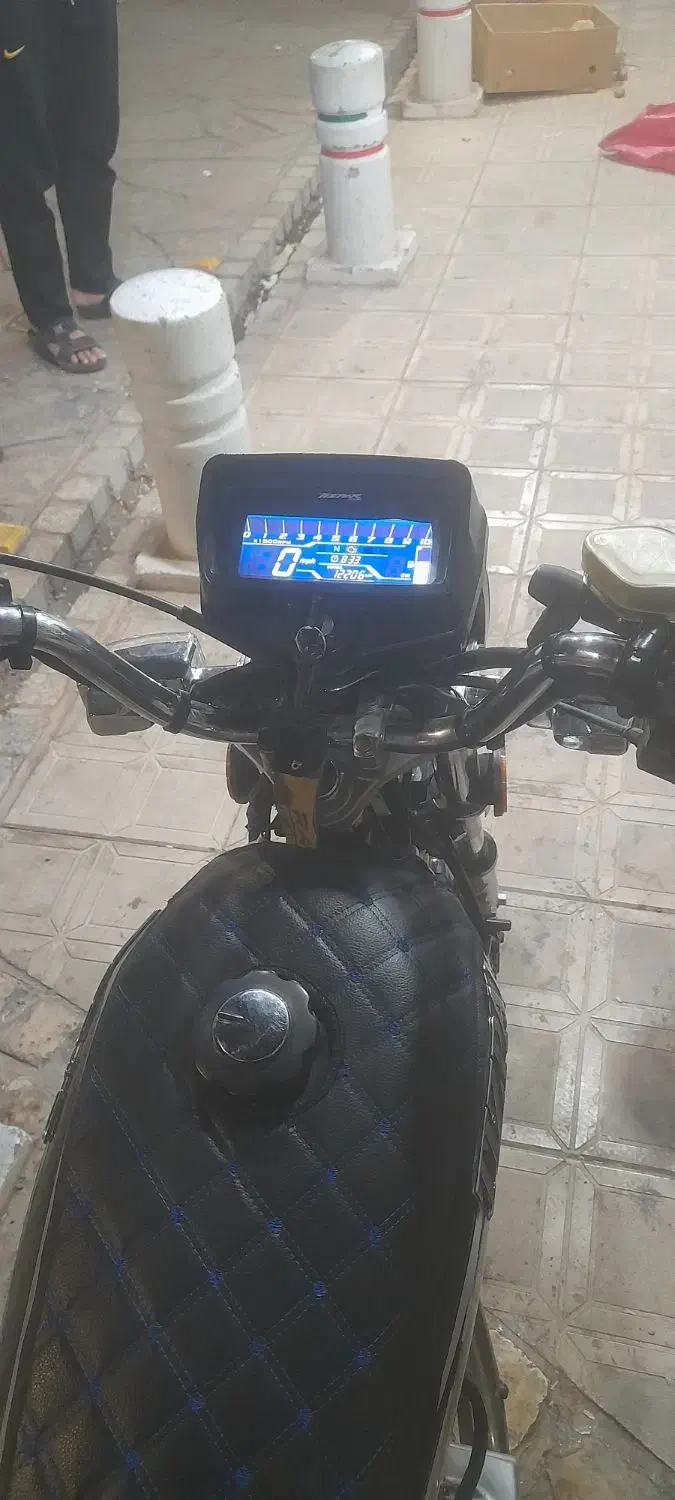 تیز پر ۲۰۰ در حد صفر|موتورسیکلت|سرایان, |دیوار